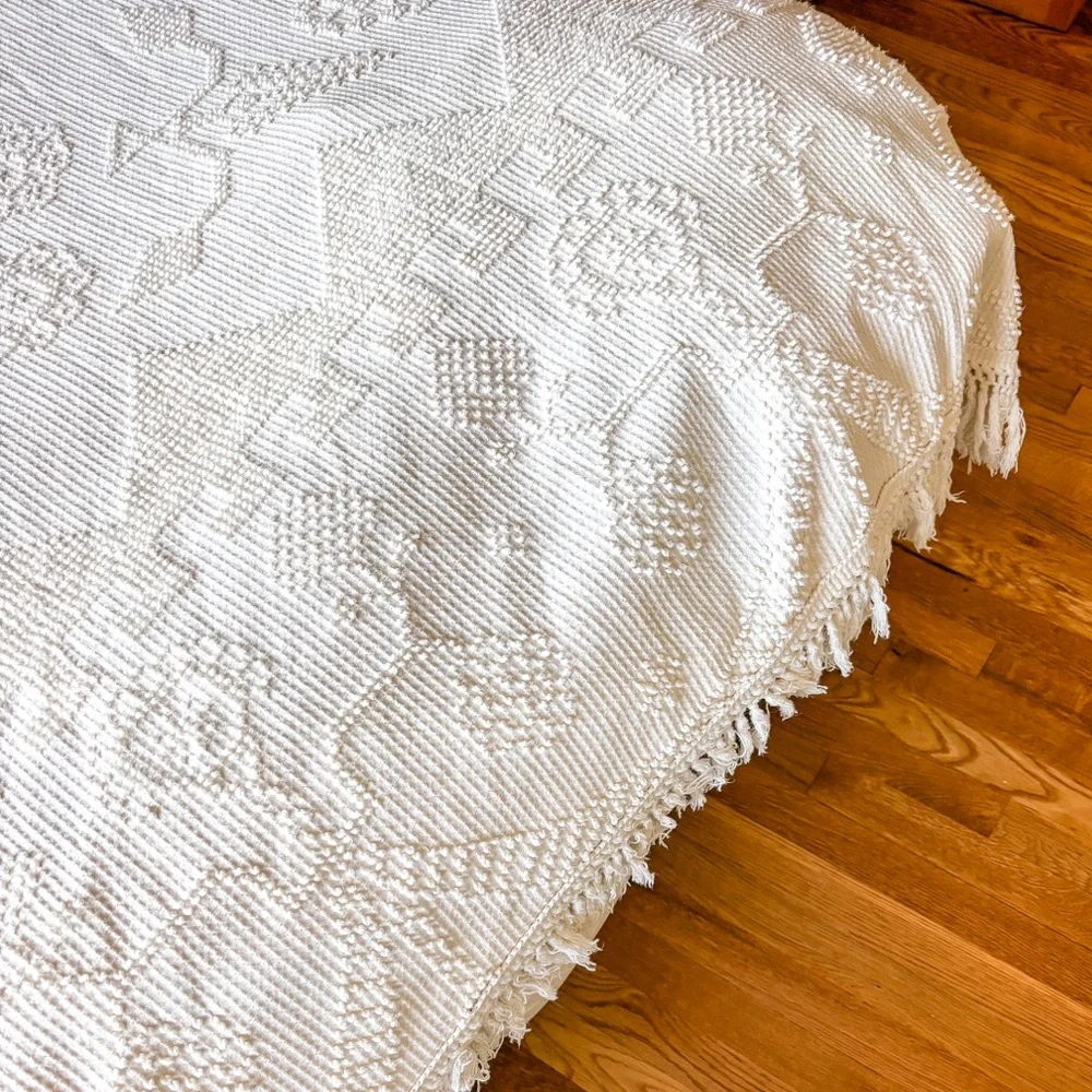 Vintage Chenille Twin Bedspread - Picture 1 of 3